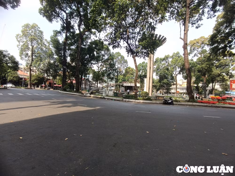 trung tam tp hcm vang lang yen binh trong ngay nghi le 30 4 hinh 11