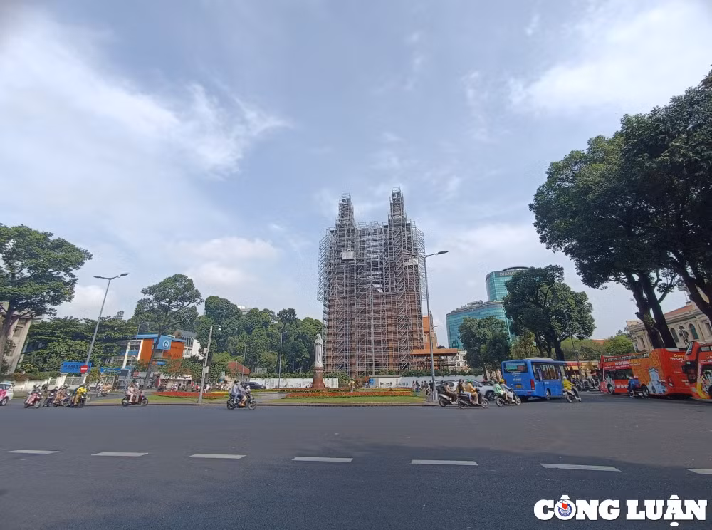 trung tam tp hcm vang lang yen binh trong ngay nghi le 30 4 hinh 8