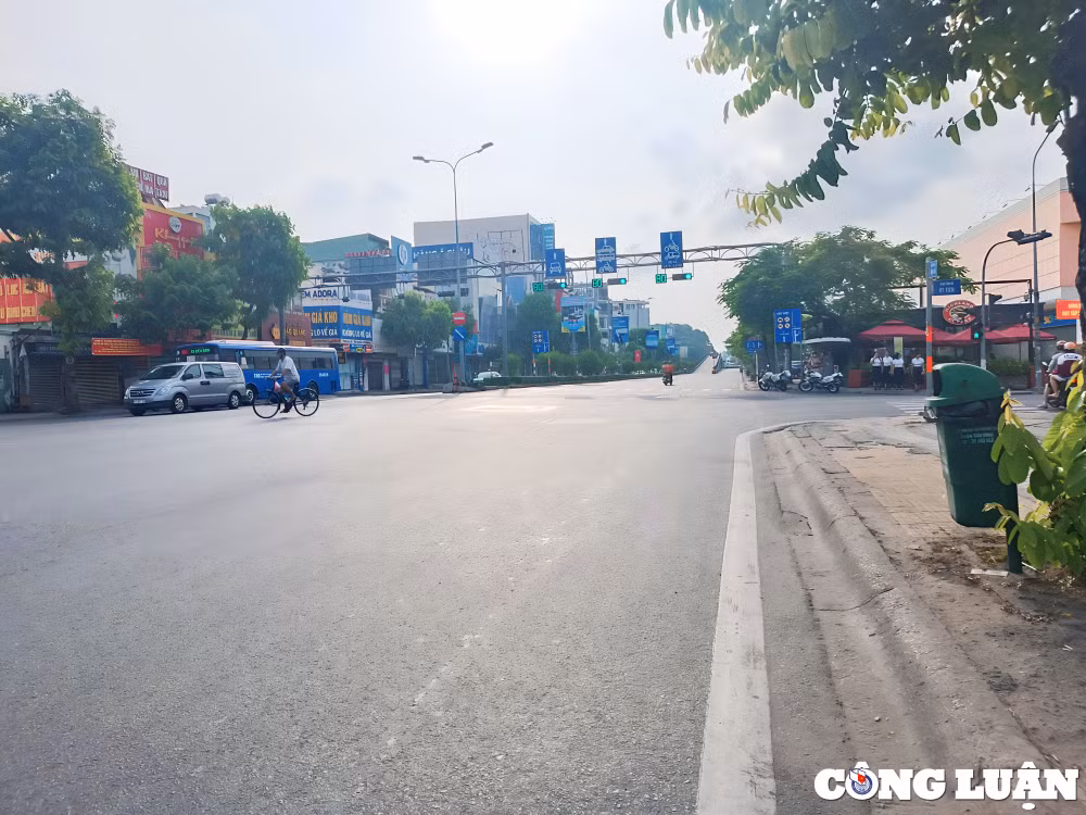 trung tam tp hcm vang lang yen binh trong ngay nghi le 30 4 hinh 1