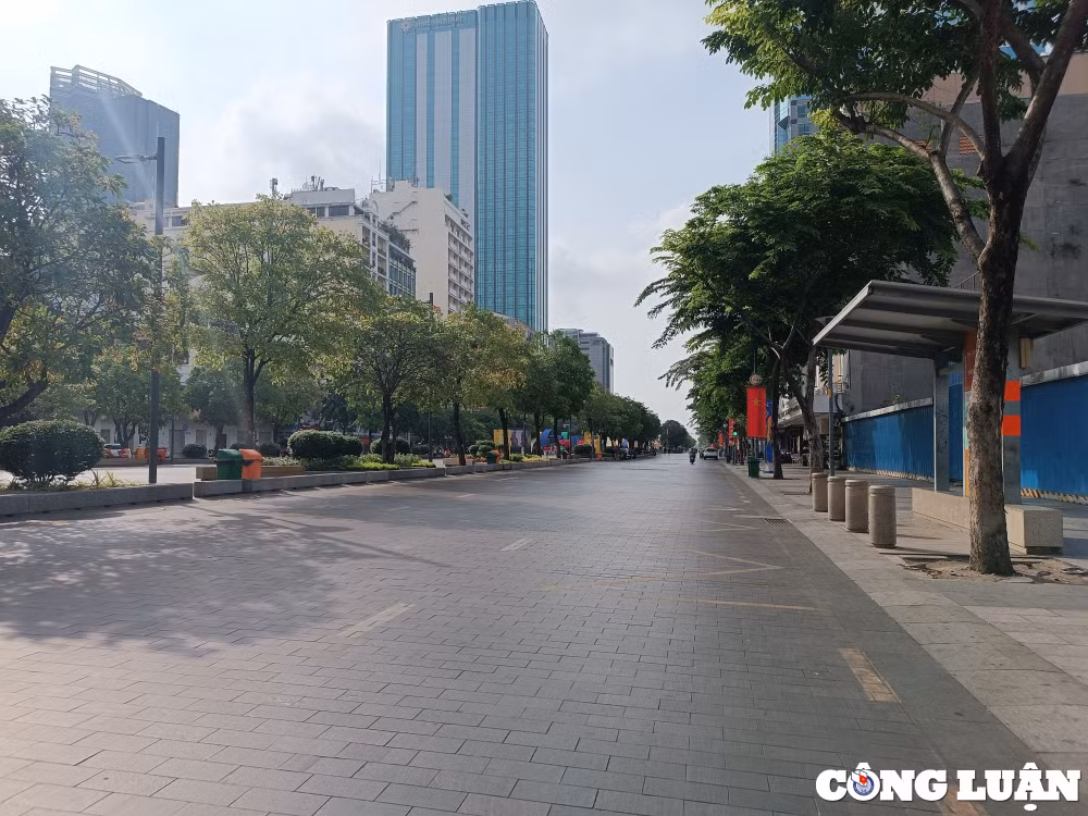 trung tam tp hcm vang lang yen binh trong ngay nghi le 30 4 hinh 10