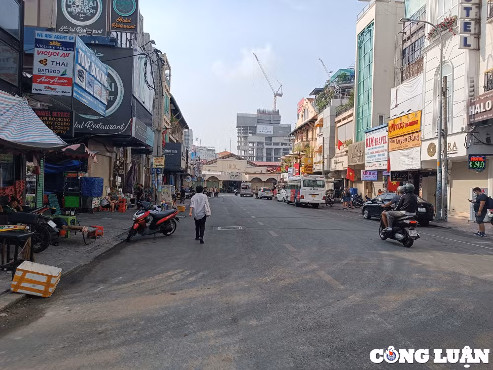 trung tam tp hcm vang lang yen binh trong ngay nghi le 30 4 hinh 6