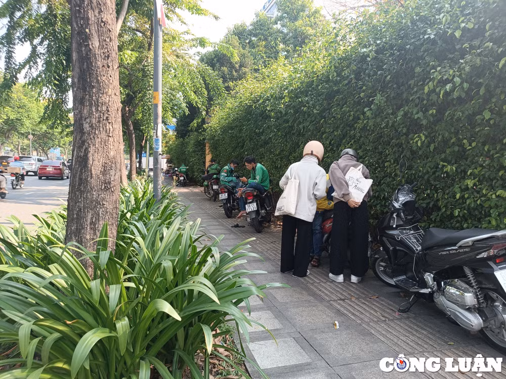 tai xe cong nghe bam tru thanh pho trong dip nghi le vi ung dung tang thuong hinh 1