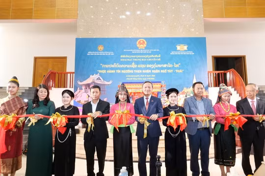 Trưng bày chuyên đề "Thực hành tín ngưỡng Then nhóm ngôn ngữ Tày - Thái" tại Trung tâm Văn hóa Việt Nam, Thủ đô Viêng Chăn, Lào