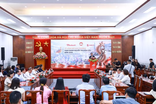 Báo Đại đoàn kết phối hợp với SABECO công bố Chương trình 'Vinh danh Người truyền lửa' năm 2026