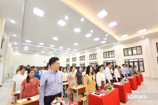 Trang bị nền tảng lý luận chính trị cho đảng viên mới và đối tượng kết nạp Đảng