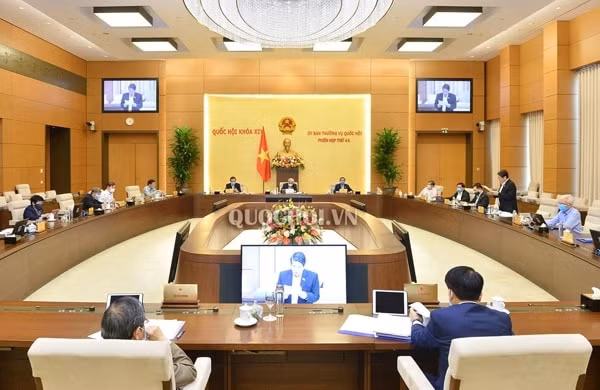 Toàn cảnh phiên thảo luận về cơ chế, chính sách tài chính - ngân sách đặc thù đối với Thủ đô Hà Nội chiều 27/4. Ảnh: quochoi.vn