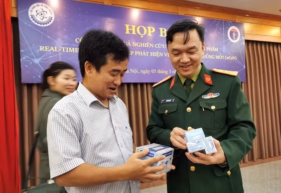 Bộ kít phát hiện Covid-19 do các nhà khoa học của Học viện Quân Y và Công ty cổ phần Công nghệ Việt Á nghiên cứu. Ảnh TL.