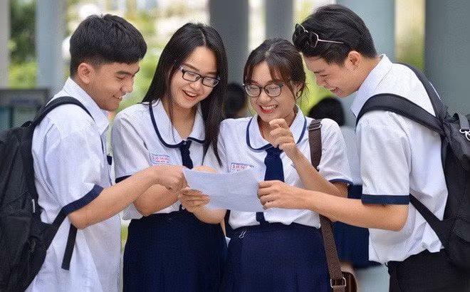 Việc điều chỉnh tính điểm thành phần bài thi tổ hợp KHTN và KHXH sẽ phù hợp với thói quen thí sinh ôn thi theo khối và các trường xét tuyển đại học (ảnh nguồn internet).