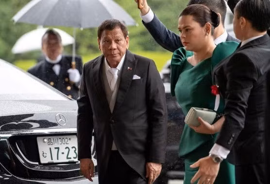 Tổng thống Philippines Rodrigo Duterte vừa ký lệnh gia hạn phong tỏa thủ đô Malina tới 15/5. Ảnh: Reuters
