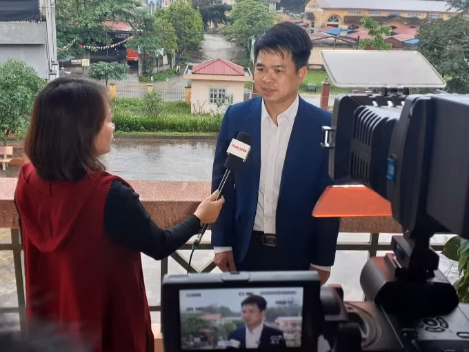Đồng chí Phùng Văn Đăng - Chủ tịch xã Điềm Mặc. Ảnh: Anh Tuấn