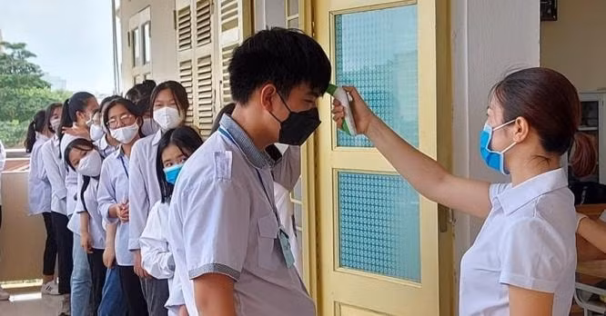 Học sinh đi học trở lại phải đảm bảo nguyên tắc giãn cách (ảnh minh họa - nguồn internet).