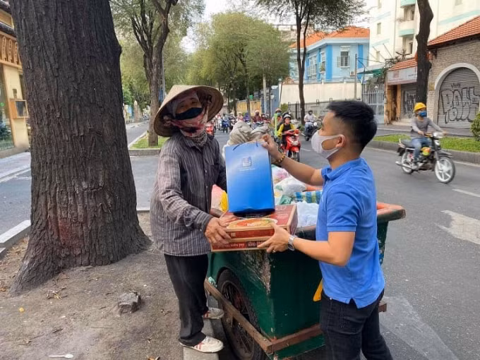 Petrosetco trao quà hỗ trợ cho người nghèo