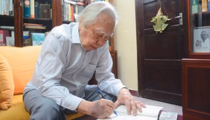 Nhà báo Phan Quang.