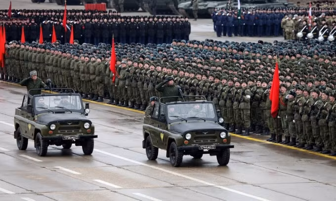 Binh sĩ Nga huấn luyện tại Moscow trước lễ Duyệt binh Chiến thắng năm 2019. Ảnh: Vitaly Kuzmin