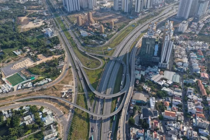 Những bước chuyển trong diện mạo kiến trúc đô thị nội đô TP.HCM. Ảnh: Lê Thế Thắng