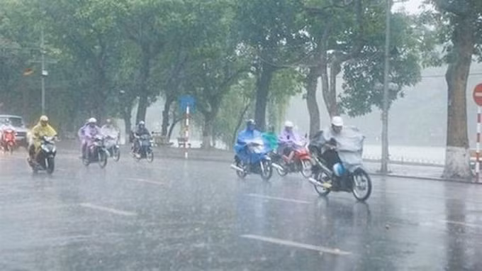 Dự báo ngày 23/4/2020, khu vực Hà Nội có mưa rào và dông, trong cơn dông đề phòng mưa đá, tố lốc. Ảnh: TL