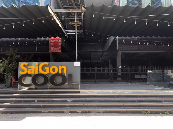 Nhà hàng SaiGon Cool trên đường Cao Thắng (quận 3) vẫn tiếp tục đóng cửa để phòng chống dịch bệnh.