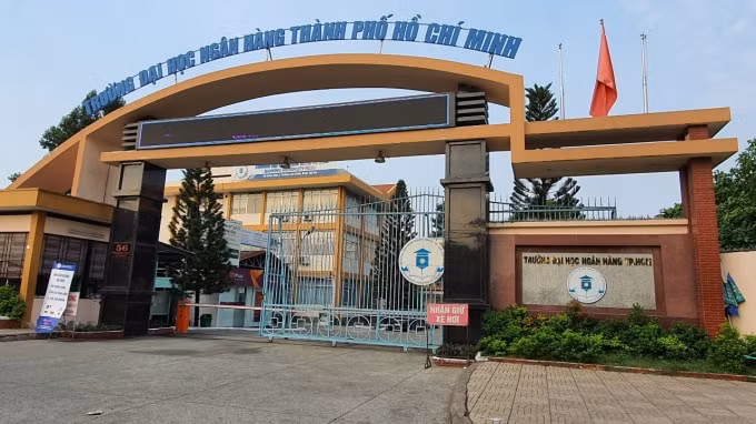 Thống đốc NHNN đã chính thức ban hành quyết định bổ nhiệm PGS.TS Hạ Thị Thiều Dao giữ chức vụ Phó Hiệu trưởng Trường Đại học Ngân hàng TP.HCM (Ảnh – Chính Kỳ)