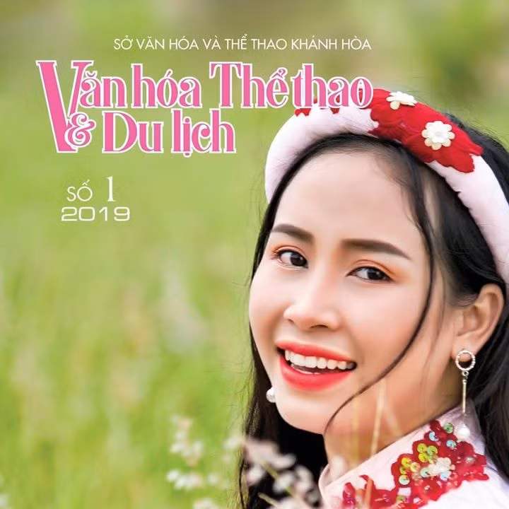Bìa Tạp chí Văn hóa, Thể thao và Du lịch.