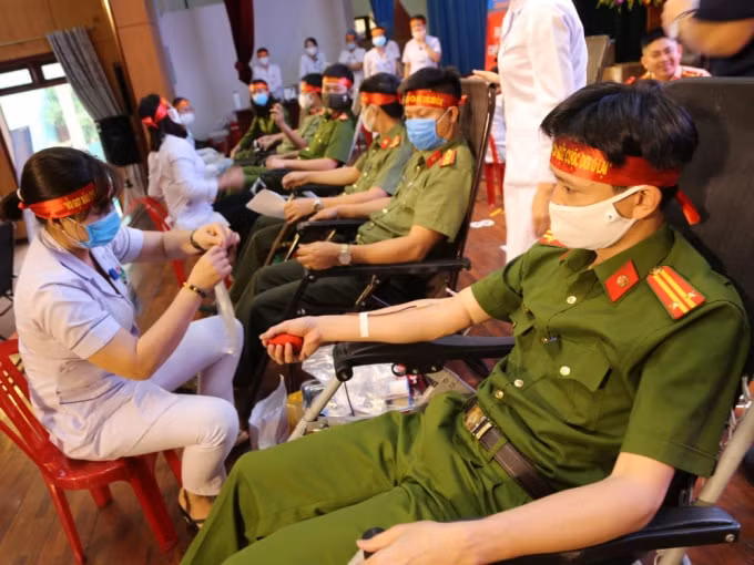 Cán bộ, đoàn viên thanh niên Công an Hà Tĩnh tích cực tham gia hiến máu tình nguyện