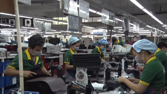 Trực tiếp tới tác nghiệp tại các khu công nghiệp để đưa tin chính xác nhất.