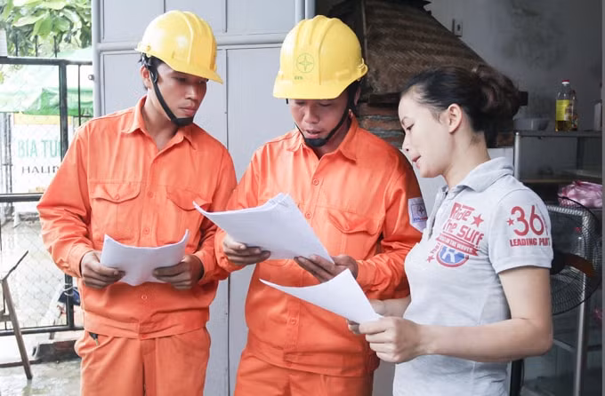 EVNNPC đẩy mạnh tuyên truyền, kêu gọi người dân sử dụng điện an toàn, tiết kiệm, hiệu quả đúng lúc, đúng chỗ, đúng cách, đúng yêu cầu_Ảnh: EVNNPC