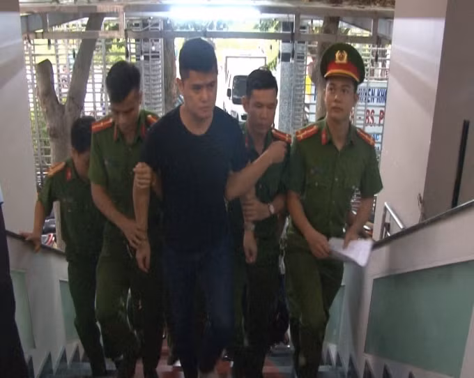 Trước đó, bị can Lê Quang Huy Phương bị cơ quan công an khởi tố bắt tạm giam để điều tra.