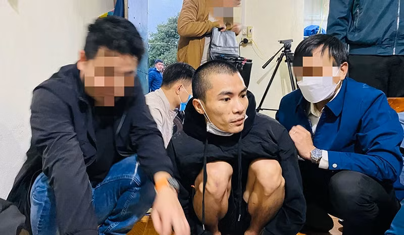 bat 4 doi tuong mua ban trai phep gan 6300 vien ma tuy o quang binh hinh 1