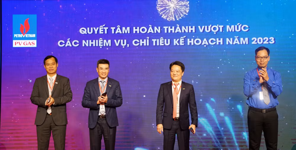 pv gas day manh tuyen truyen dai hoi cong doan cac cap va dai hoi iv cong doan tong cong ty hinh 1