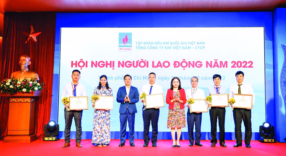 pv gas day manh tuyen truyen dai hoi cong doan cac cap va dai hoi iv cong doan tong cong ty hinh 2