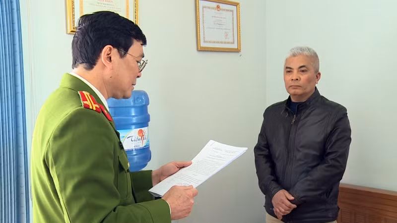 bat giam doc va nhieu dang kiem vien tai chi cuc dang kiem 11 thai binh hinh 1