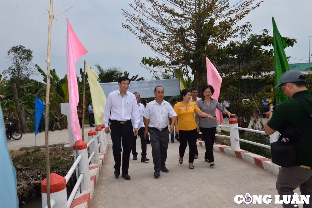 nhua tien phong khanh thanh 3 cau noi yeu thuong tai vinh long va can tho hinh 6
