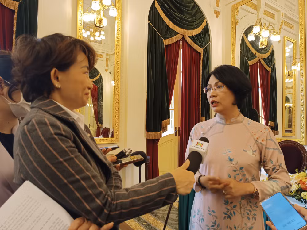 hoi thao 80 nam de cuong van hoa viet nam trao doi truc dien khong ne tranh nhung van de nong ve van hoa hinh 5