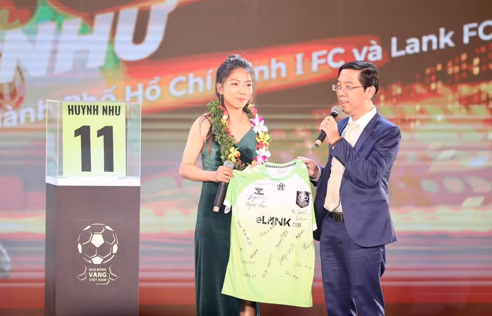 van quyet va huynh nhu gianh qua bong vang viet nam 2022 hinh 3