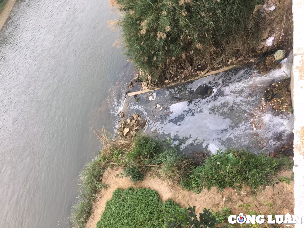 lao cai bot trang la tu cong nuoc thai xa thang ra song hong hinh 2