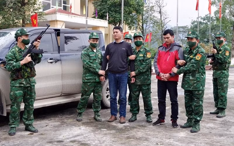 pha duong day dua nguoi nuoc ngoai vuot bien trai phep hinh 2