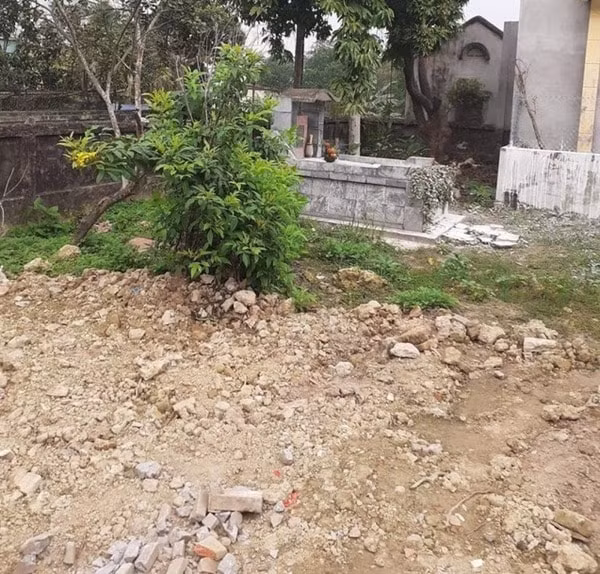 thuc hu thong tin phan mo nha tho nguyen binh bi xam pham hinh 1