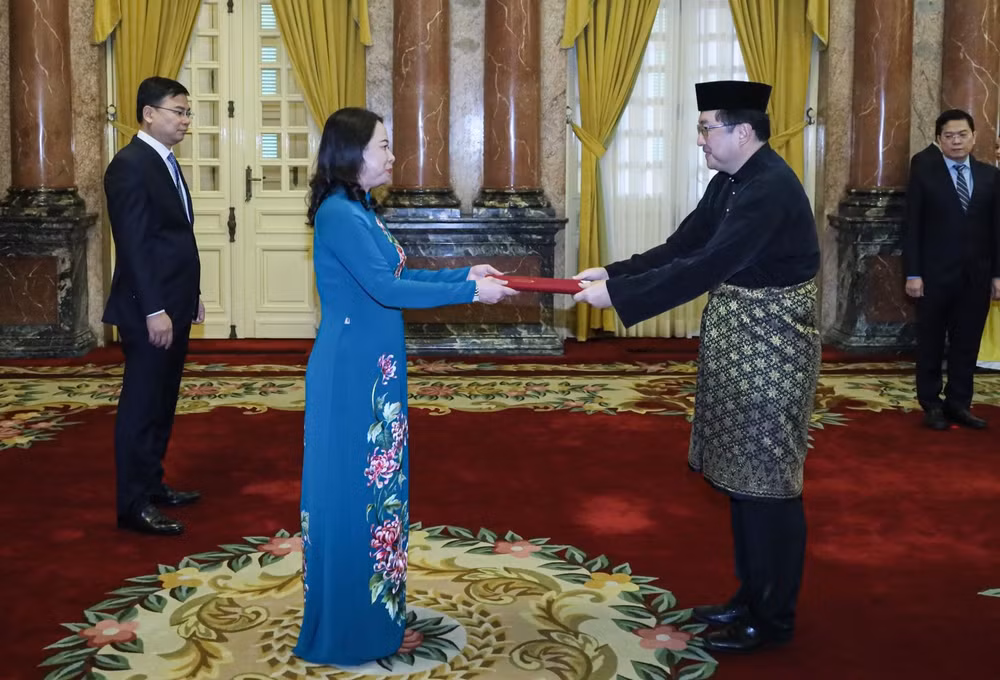 quyen chu tich nuoc vo thi anh xuan tiep dai su cac nuoc malaysia campuchia thuy si den trinh quoc thu hinh 1