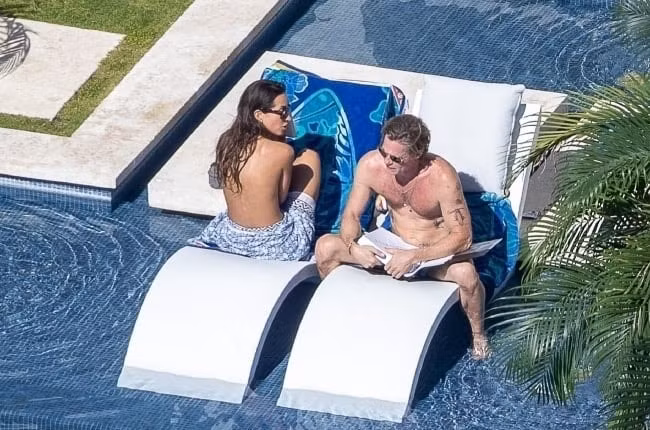 brad pitt dua ban gai moi toi lam quen voi cac con hinh 2