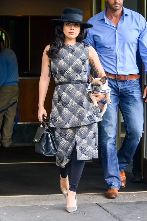 lady gaga bi dong pham cua ke trom cho kien vi khong tra tien treo thuong hinh 2