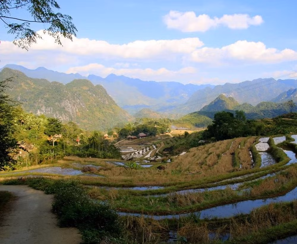 tan lac hoa binh phat trien du lich cac xa vung cao hinh 3