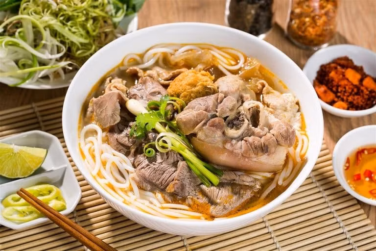 mien trung xay dung san pham du lich tu am thuc dac san dia phuong hinh 1