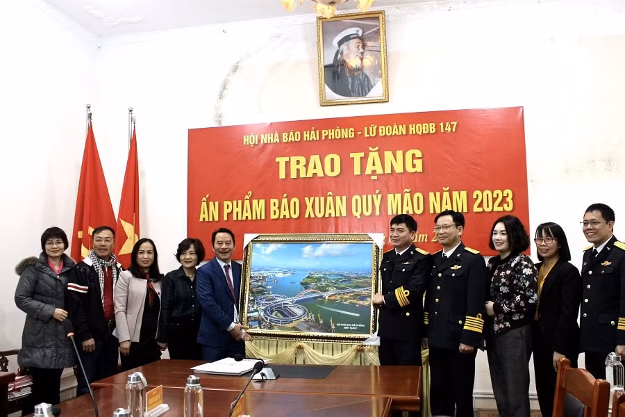 hoi nha bao thanh pho hai phong tang lu doan 147 an pham bao xuan quy mao 2023 hinh 2