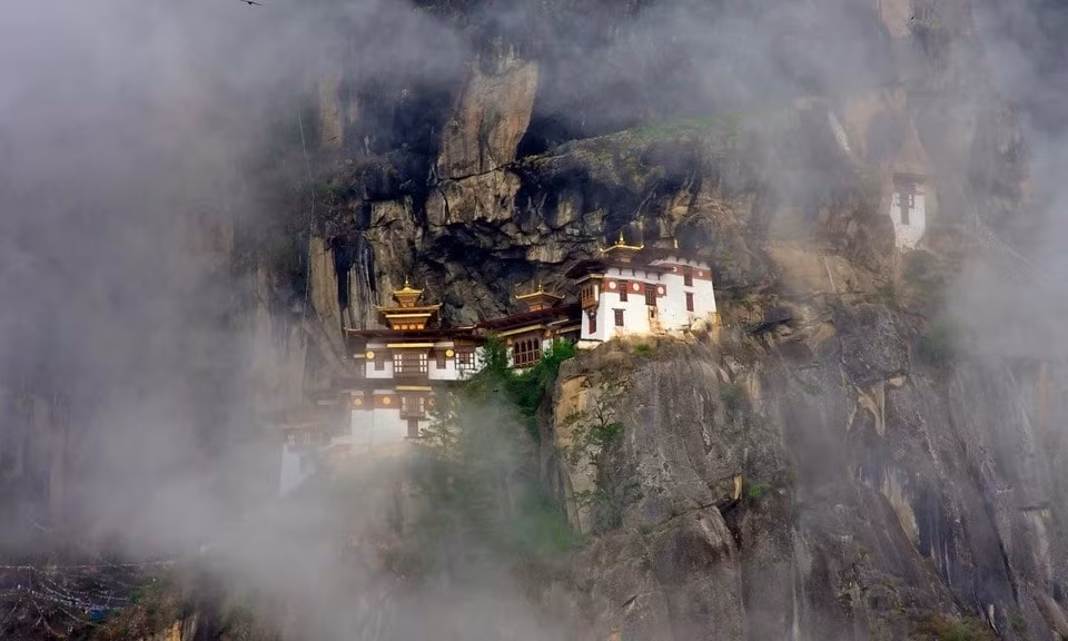 top 7 thanh dia linh thieng nhat chau a hinh 7