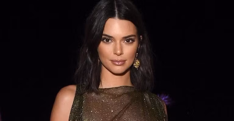 kendall jenner hen ho nam ca si tung gianh giai grammy hinh 3