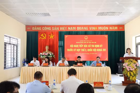 Chủ nhiệm Ủy ban Kiểm tra Trung ương Trần Sỹ Thanh tiếp xúc cử tri tại Lạng Sơn