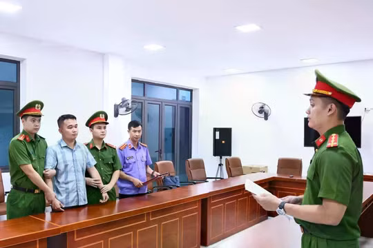 Khởi tố, bắt tạm giam giáo viên Trường THPT Chuyên Tuyên Quang 