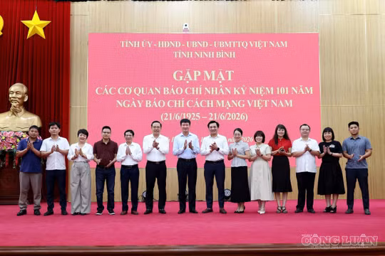 Ninh Bình: Gặp mặt các cơ quan báo chí, khẳng định vai trò đồng hành trên chặng đường phát triển mới