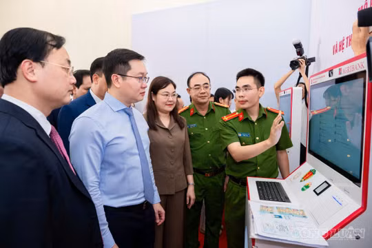 Mô hình Kiosk hành chính công thông minh: Đưa dịch vụ công đến gần dân hơn trong hành trình chuyển đổi số