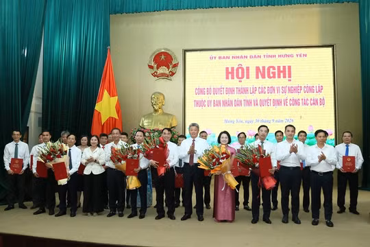Hưng Yên: Thành lập các đơn vị sự nghiệp công lập và công bố công tác cán bộ